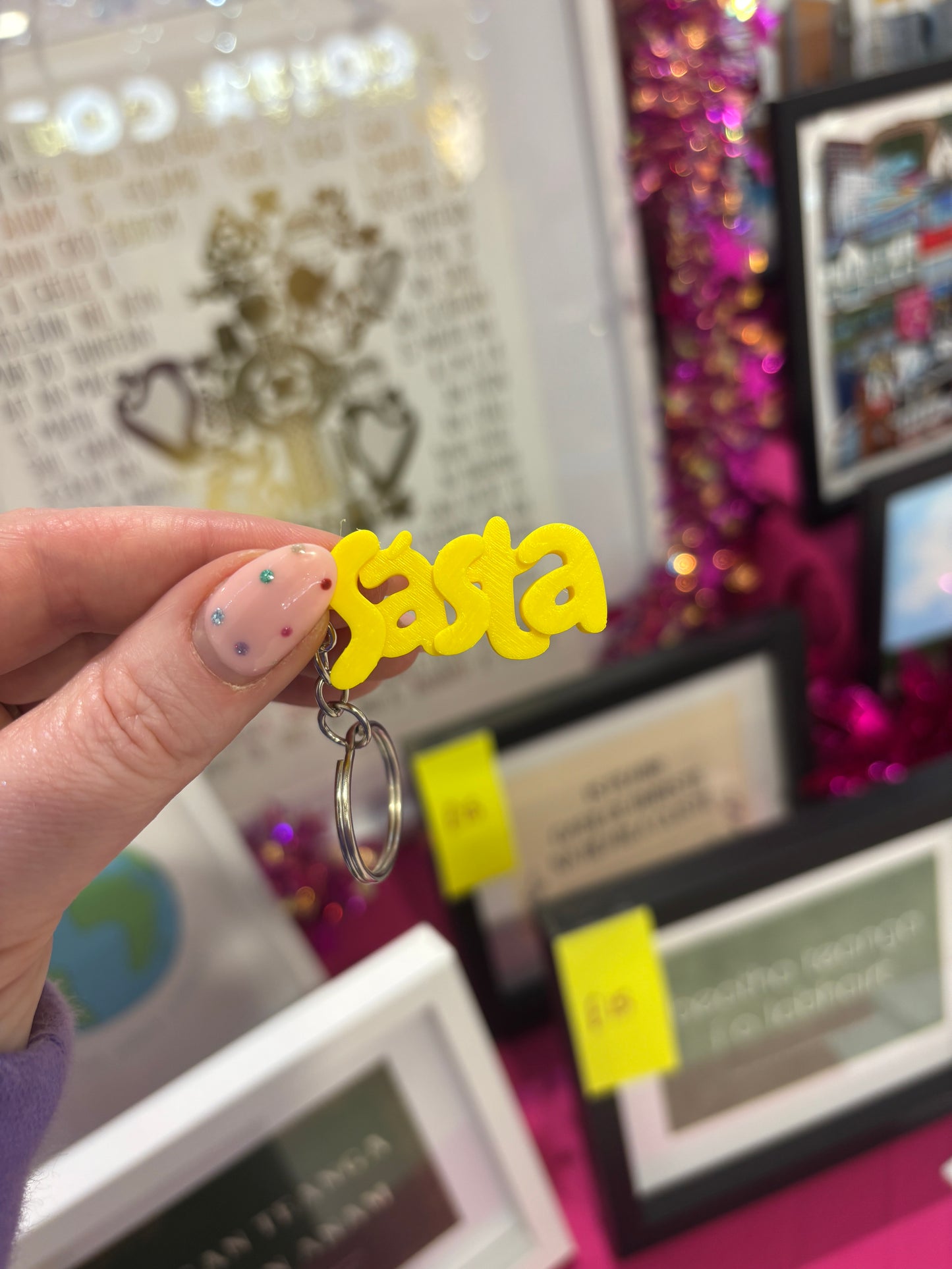 Sásta Keychain