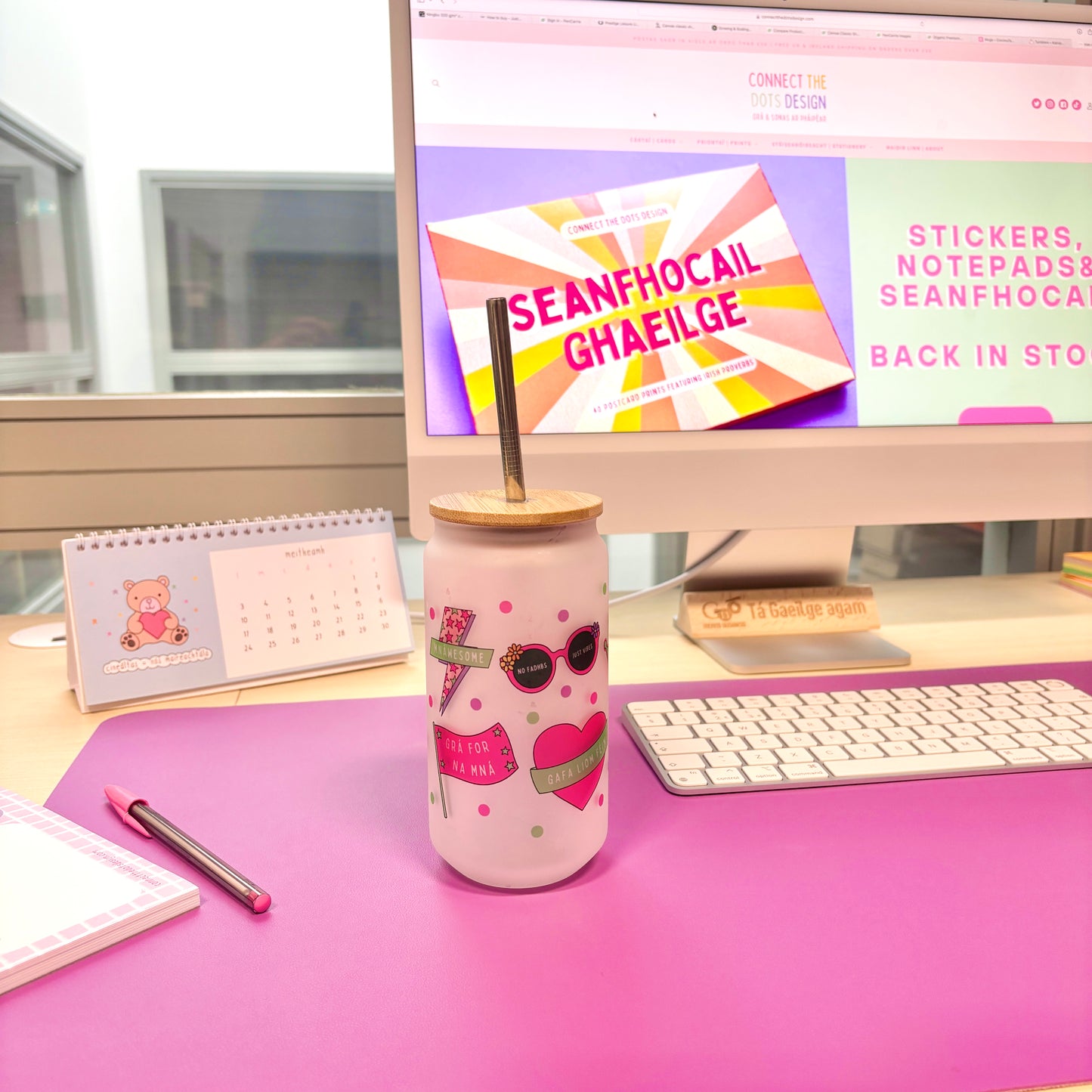 Mnáwesome Frosted Glass Tumbler