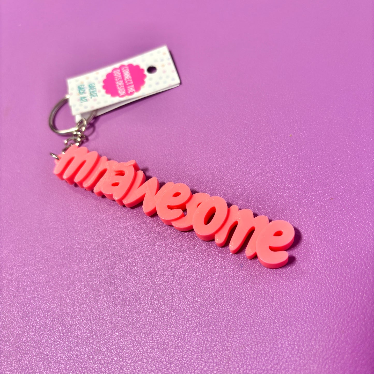 Mnáwesome Keychain